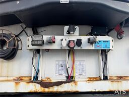 Schmitz box semi-trailer with refrigeration/freezer unit –