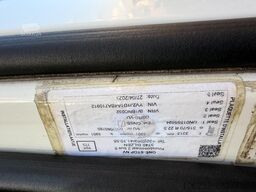 Volvo FM 330 19T FRIGO - CARRIER SUPRA 950MT + LIFT -...