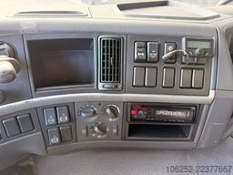 Volvo FM 330 19T FRIGO - CARRIER SUPRA 950MT + LIFT -...