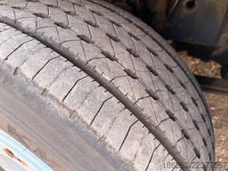 Volvo FM 330 19T FRIGO - CARRIER SUPRA 950MT + LIFT -...