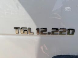 MAN TGL 12.220 CLOSED BOX (6m70 x 2m30 x 2m45) - TA...