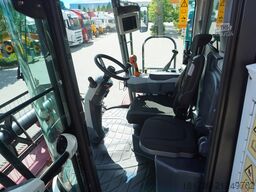 ROSTSELMASH VECTOR 425 RSM-101 grain harvester+Heade