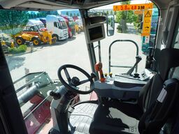 ROSTSELMASH VECTOR 425 RSM-101 grain harvester+Heade