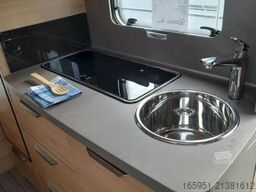 Knaus Südwind 420 QD 60 YEARS Bugfenster, 142L Kühlsch