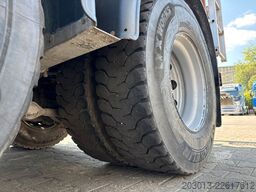 MAN 35.400 8x4 BB CH Betonmischer Liebherr 9 m³