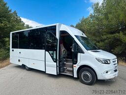 MERCEDES-BENZ 30 Sitzer Schul- Transferbus 519 Lagerfahrzeug
