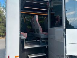 MERCEDES-BENZ 30 Sitzer Schul- Transferbus 519 Lagerfahrzeug