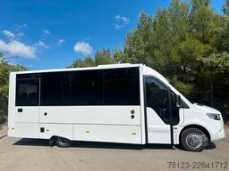 MERCEDES-BENZ 30 Sitzer Schul- Transferbus 519 Lagerfahrzeug