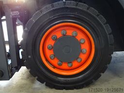 Linde H50D-02 -Container-Indoor-Stapler -TRIPLEX