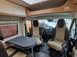 ROADCAR R600 165PS *Radio/Navi/Kamera/Markise*