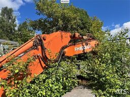Fiat-Hitachi FH200LC.3 Excavator with Grading Bucket