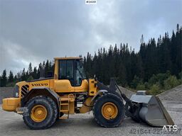 Volvo L90F Wheel Loader w/ Bucket and Pallet Forks – Low