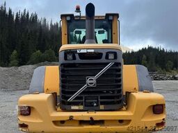 Volvo L90F Wheel Loader w/ Bucket and Pallet Forks – Low