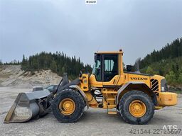 Volvo L90F Wheel Loader w/ Bucket and Pallet Forks – Low