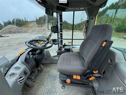 Volvo L90F Wheel Loader w/ Bucket and Pallet Forks – Low
