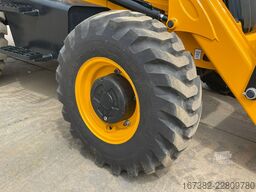 JCB 3DX 4x4 A/C Hammerlines