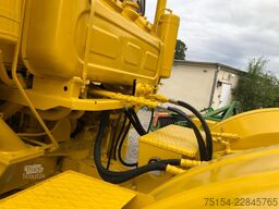 Kirovets K700A V8