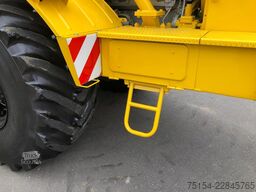 Kirovets K700A V8