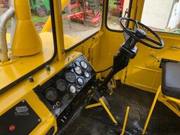 Kirovets K700A V8