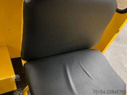 Kirovets K700A V8