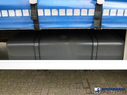 Volvo FL 240 4x2 curtain sider