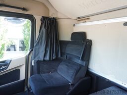 Mercedes-Benz Actros 2542 / GIGA cabin / Thermoking
