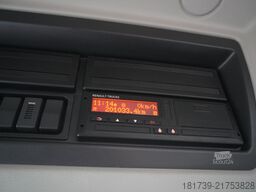 Renault C280 DTI 8 / FASSI crane 5.6T / 560 mth