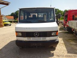 MERCEDES-BENZ 711 DOKA /Pritsche 4,20 l