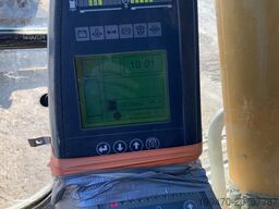 Liebherr R906 LC Litronic with two buckets