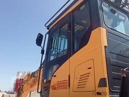 Hyundai HX380L with 20m longfront and excavation boom