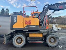Volvo EW160E wheeled excavator with rototilt and two buc