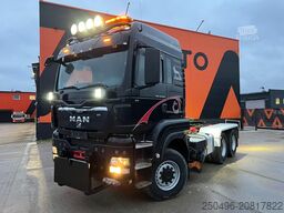 MAN TGS 33.540 6x6 UNDERBODY SCRAPER / HYDRAULICS