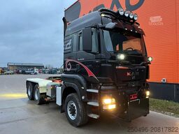 MAN TGS 33.540 6x6 UNDERBODY SCRAPER / HYDRAULICS