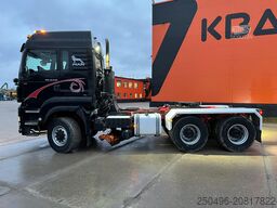 MAN TGS 33.540 6x6 UNDERBODY SCRAPER / HYDRAULICS