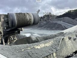 Metso Lokotrack LT220D crusher w/ screen, box and belt