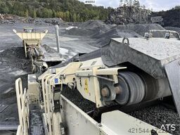 Metso Lokotrack LT220D crusher w/ screen, box and belt