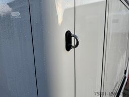 Dickenherr 2-Pferdeanhänger mit Wohnabteil