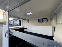 Dickenherr 2-Pferdeanhänger mit Wohnabteil