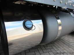 PETERBILT 389