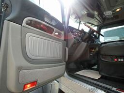 PETERBILT 389
