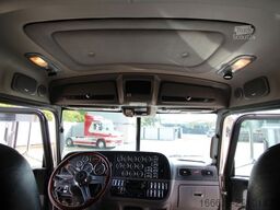 PETERBILT 389