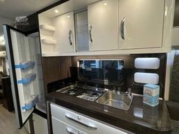 HOBBY Prestige 650 KFU Abverkauf / 2200 kg Achse