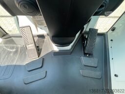 LIEBHERR L506 COMPACT G8 Radlader 4IN1-Schaufel u. Gabel