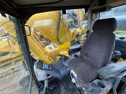 Komatsu PC240LC-10 Engcon and 3 x bucket