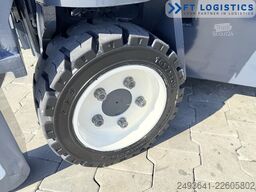 Combilift CB3000 DIESEL TRIPLEX 5500 FREE-LIFT