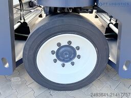 Combilift C8000 GAS TRIPLEX 8300 WIDE POSITIONER