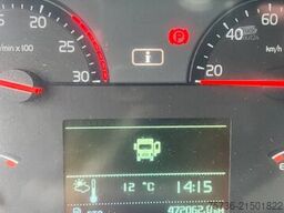Volvo FH 420 8x4 HMF 22 Tonmeter laadkraan