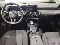 MERCEDES-BENZ A 200 Automatik Navigation Komfort-Fahrwerk