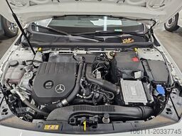 MERCEDES-BENZ A 200 Automatik Navigation Komfort-Fahrwerk