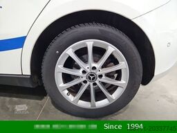 MERCEDES-BENZ A 200 Automatik Navigation Komfort-Fahrwerk